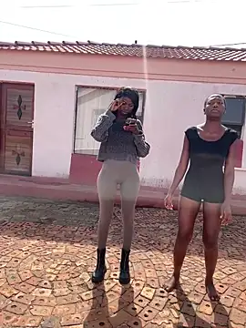 Melanin2002 live sex cam