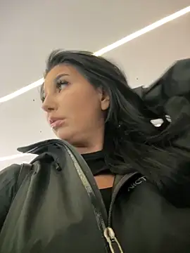 Tisha_Busty live sex cam