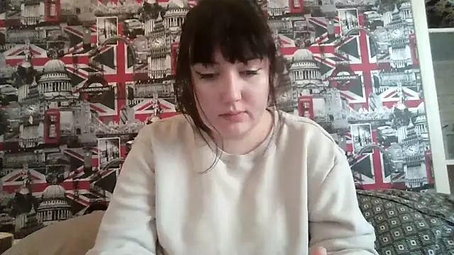 Lynylou live sex cam