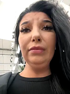 Tisha_Busty live sex cam