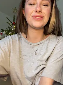 Mia-Minou live sex cam