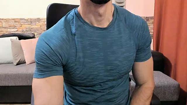 HotHunkTrainer live sex cam