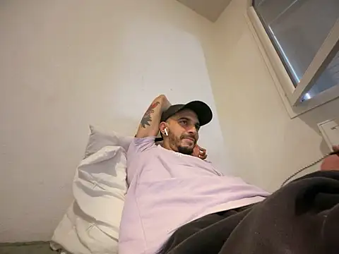 Rebeu313 live sex cam