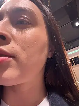 Holly_Play live sex cam