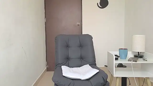 Saturno_v live sex cam