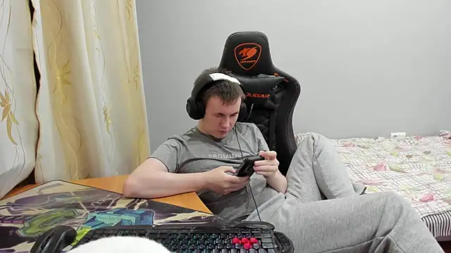 iliaskrislove live sex cam