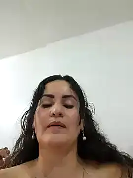 Saraslow live sex cam