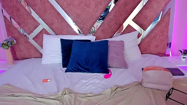 MeganR_ live sex cam