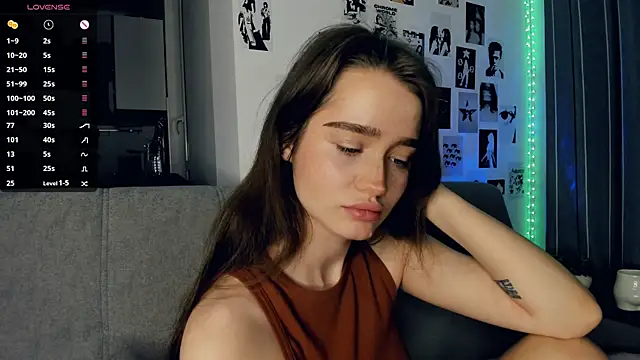 lovelyalivia live sex cam