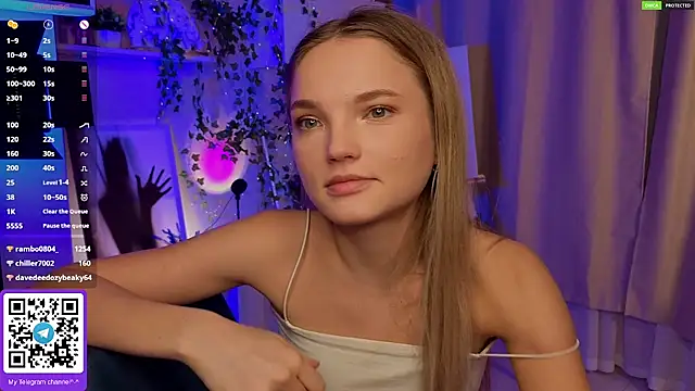 JulieLupo live sex cam