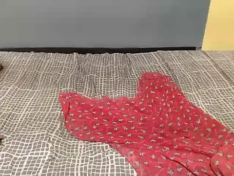 GoldenBooty18 live sex cam