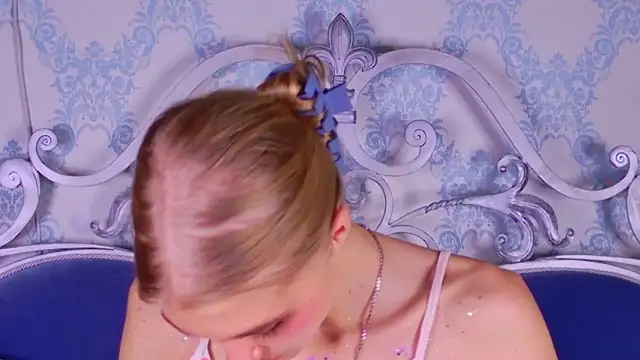 4example_Chloe live sex cam