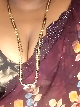 Divyahoty live sex cam