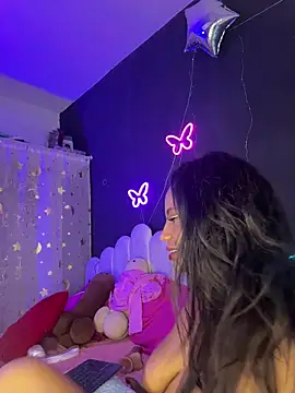 AlisonHoot69 live sex cam