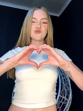 MilaMoone live sex cam