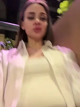 KristiRich live sex cam