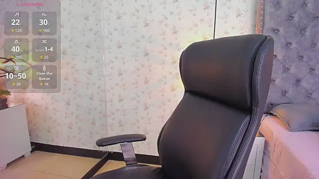 ChloeHarper_ live sex cam