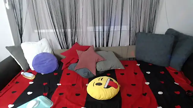 NycolleSweet37 live sex cam