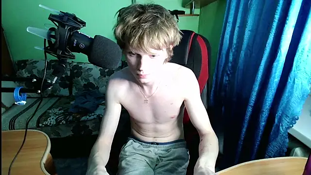 fameboyboo live sex cam