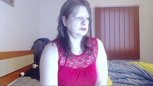 ExtasyMature live sex cam