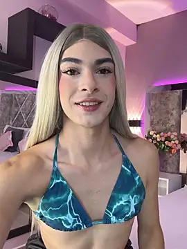 MaxiRogers live sex cam