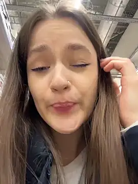 KittyQueeny live sex cam