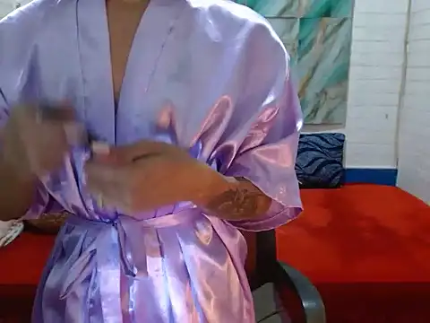 xxSexyBitch69xx live sex cam