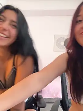 Nahomy_cute1 live sex cam