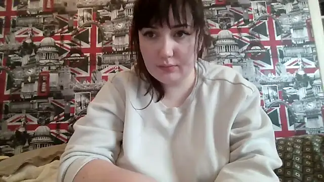 Lynylou live sex cam