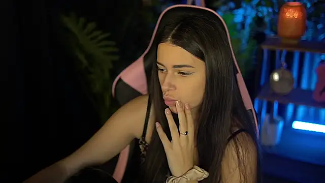 LuxeAvelyn live sex cam