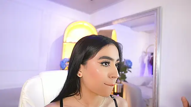 elasummer live sex cam