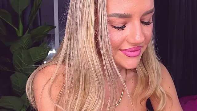 SpoilM3Mor3 live sex cam