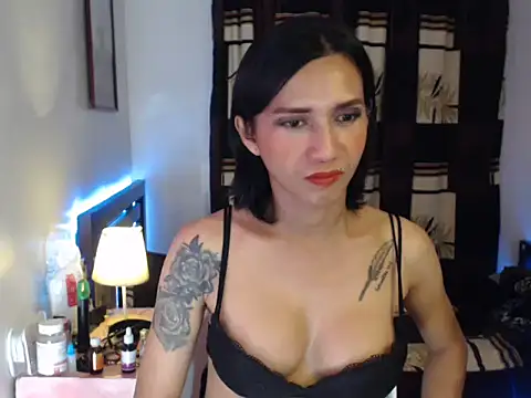 yourcutieslut87 live sex cam
