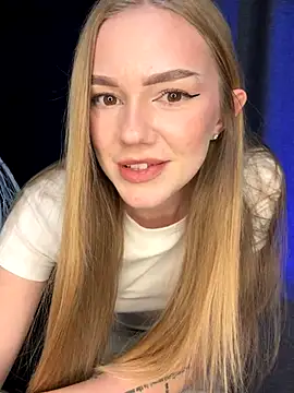 MilaMoone live sex cam