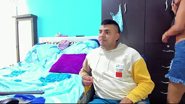 LazyandSniffer28 live sex cam