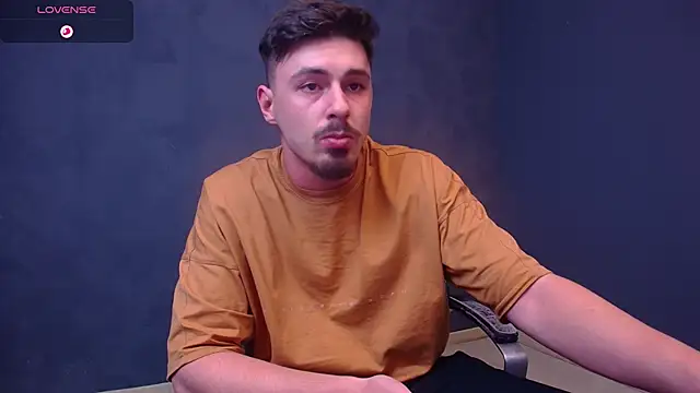 EnzoRace live sex cam