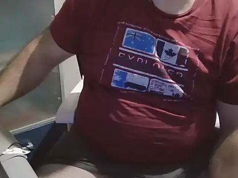 iron_boy80 live sex cam