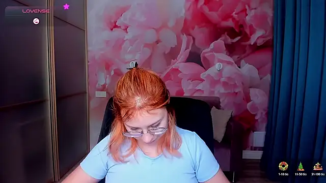 AngelinaLow live sex cam