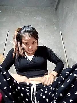 mon1-day live sex cam