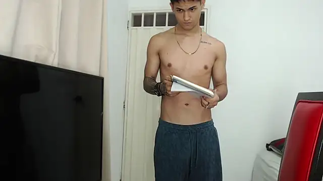 Alex_mojica live sex cam