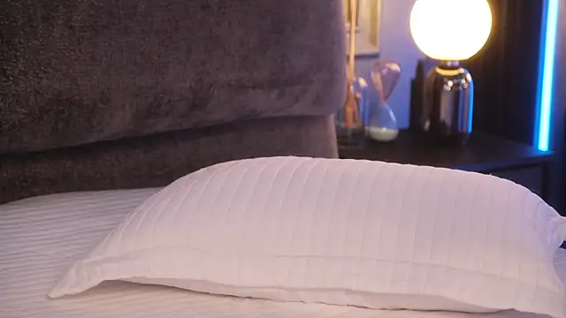 Rikka_Moore live sex cam