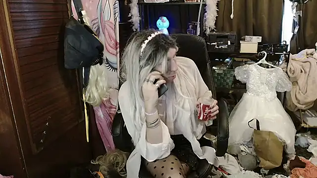 Ombeline1 live sex cam