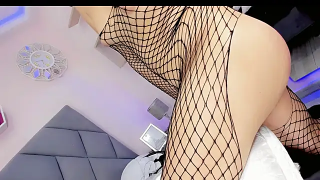 Zara-Rosee live sex cam