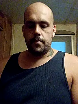 BigriskDaddy92 live sex cam