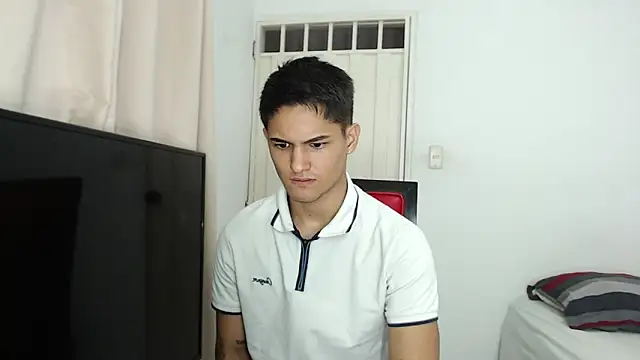 Alex_mojica live sex cam