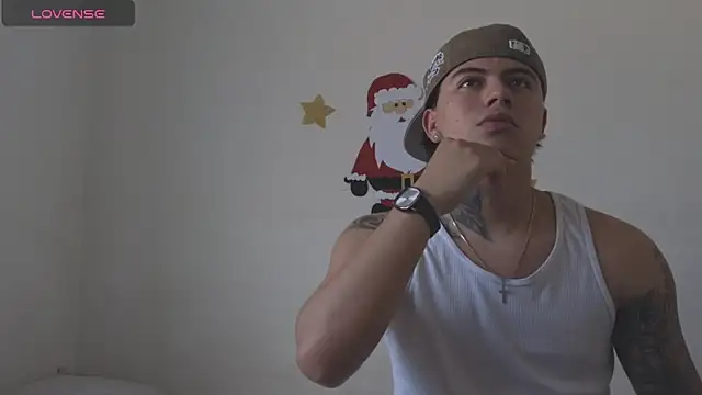 Thiago_x_Sahara live sex cam