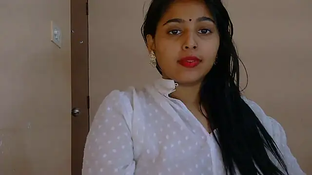 Cute-Simmi69 live sex cam