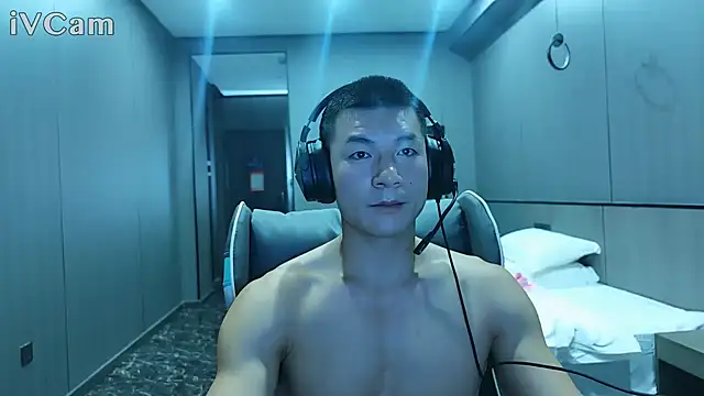 AAASuck live sex cam