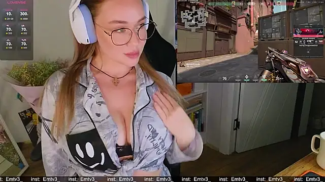 Emili1- live sex cam