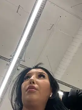 Tisha_Busty live sex cam